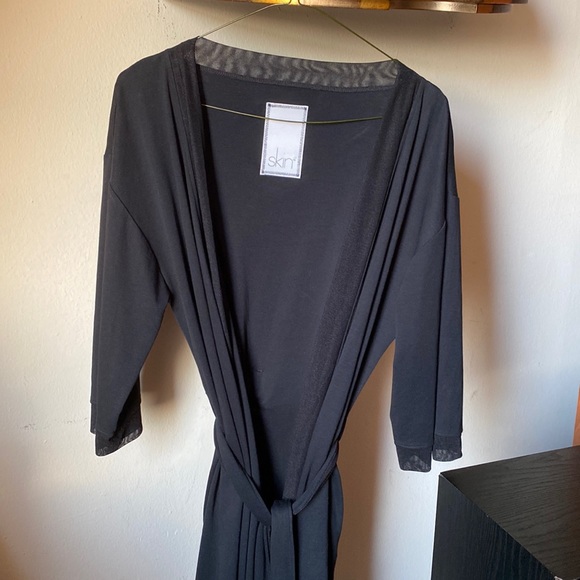 Skin Bathrobe - Picture 2 of 9